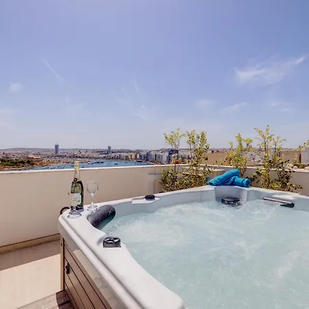 Stylish Penthouse Rooftop Hot Tub Harbour Views Appartement Sliema