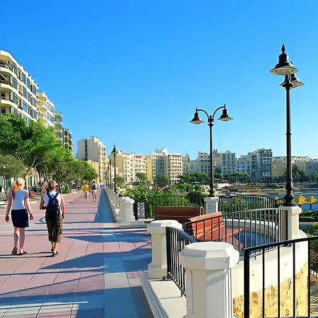 Stylish Penthouse Rooftop Hot Tub Harbour Views Appartement Sliema