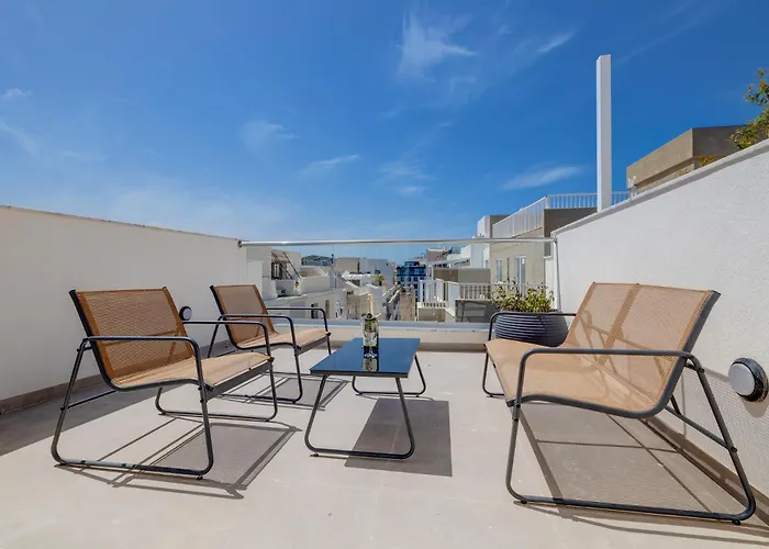 Stylish Penthouse Rooftop Hot Tub Harbour Views * Sliema