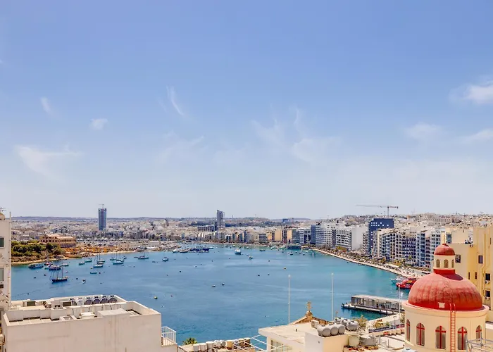Stylish Penthouse Rooftop Hot Tub Harbour Views