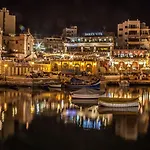 Stylish Penthouse Rooftop Hot Tub Harbour Views * Sliema