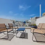 Stylish Penthouse Rooftop Hot Tub Harbour Views Apartment *