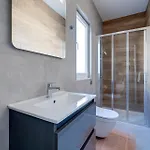 Apartment Stylish Penthouse Rooftop Hot Tub Harbour Views *