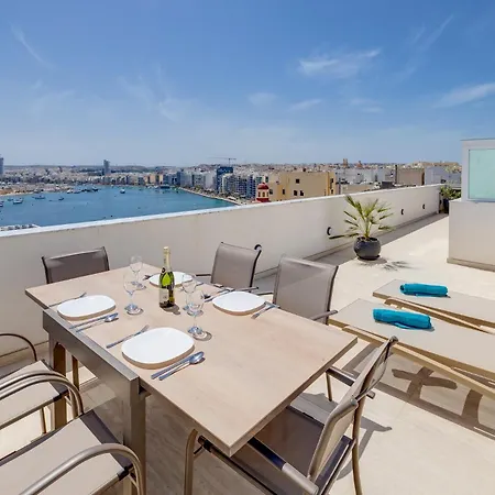 Stylish Penthouse Rooftop Hot Tub Harbour Views *