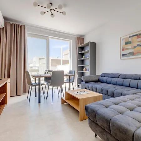 Stylish Penthouse Rooftop Hot Tub Harbour Views *