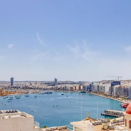 Stylish Penthouse Rooftop Hot Tub Harbour Views