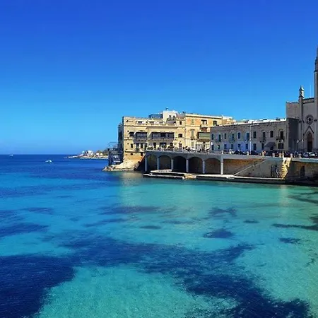 Stylish Penthouse Rooftop Hot Tub Harbour Views * Sliema