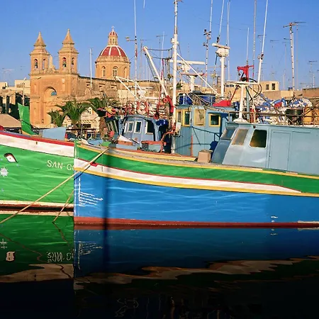 Stylish Penthouse Rooftop Hot Tub Harbour Views *