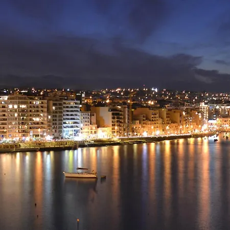 Apartment Stylish Penthouse Rooftop Hot Tub Harbour Views Sliema