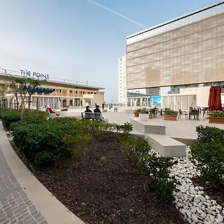 Stylish Penthouse Rooftop Hot Tub Harbour Views