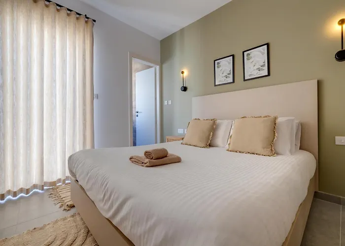 Apartament Stylish Penthouse Rooftop Hot Tub Harbour Views Sliema