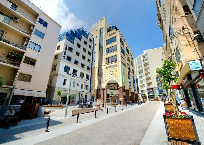 Stylish Penthouse Rooftop Hot Tub Harbour Views