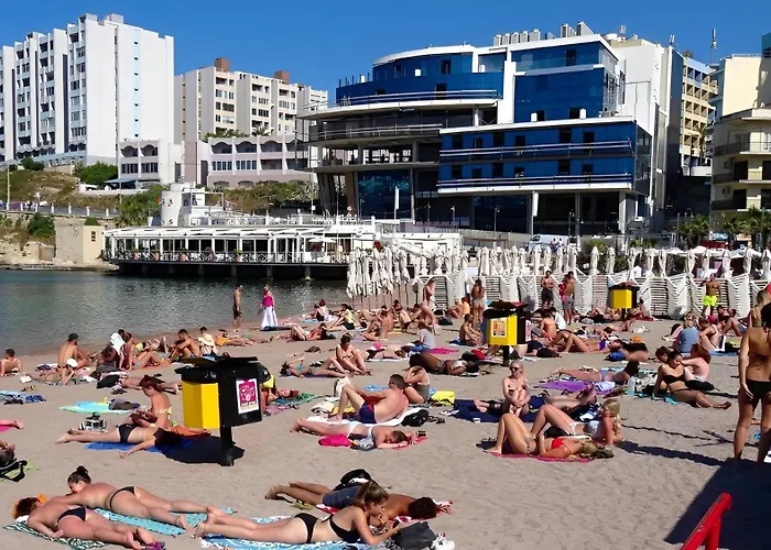 Apartament Stylish Penthouse Rooftop Hot Tub Harbour Views Sliema